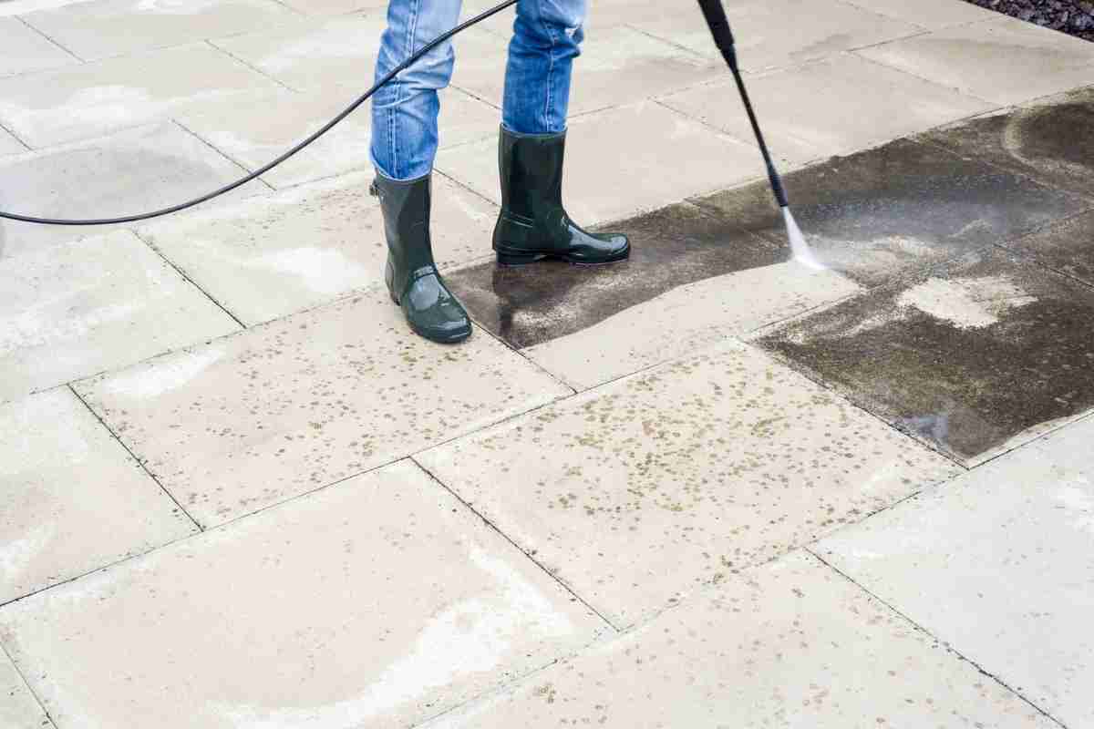 5 Best Moss Killers for Block Paving